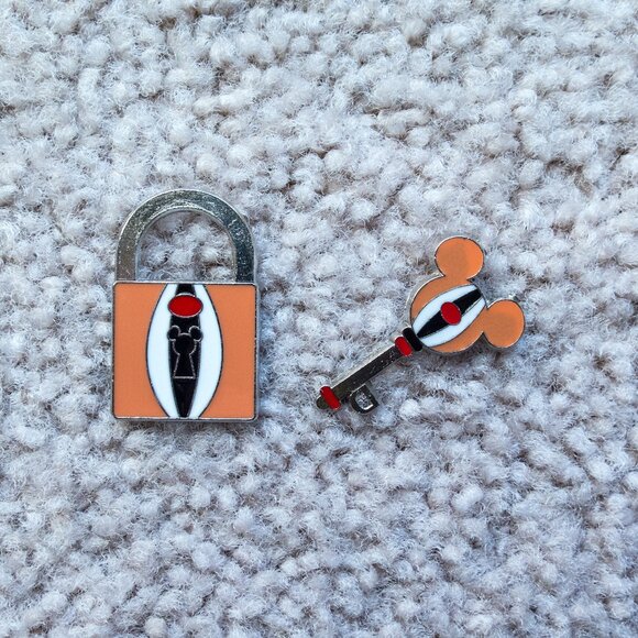 Disney Pins Dale Lock and Key (2013), Limited Release - Picture 1 of 1